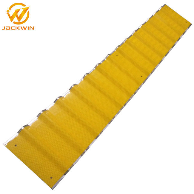 Construction Site 3m Reflective Sheeting Linear Delineation System Yellow / Red / Black
