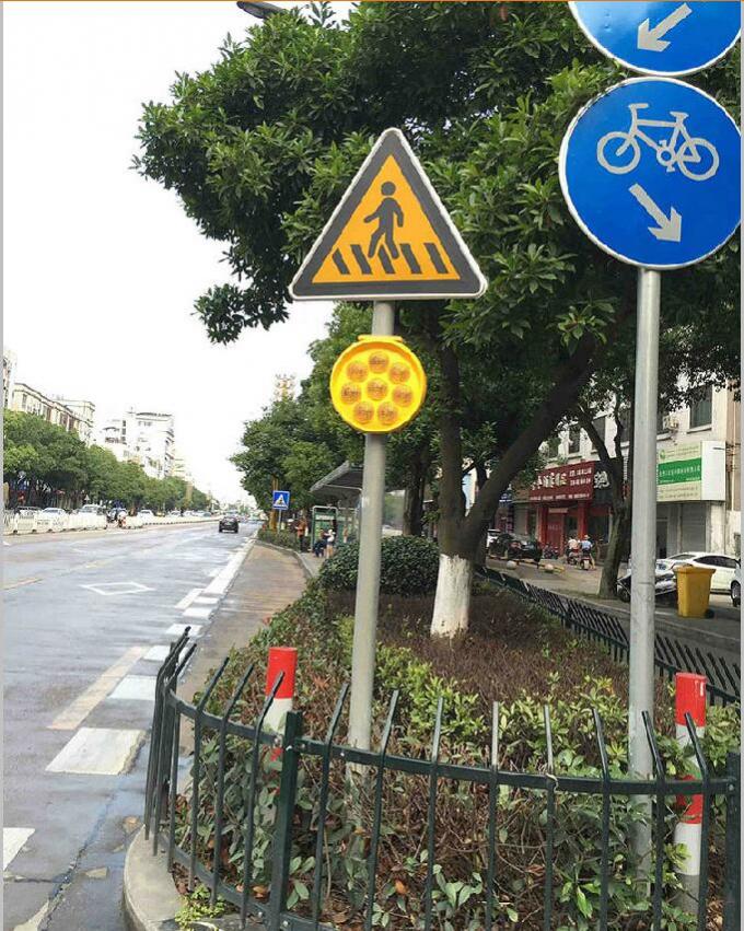 PP Plastic Red / Yellow / Blue LED Sunflower Solar Traffic Sign For Roadside Warning