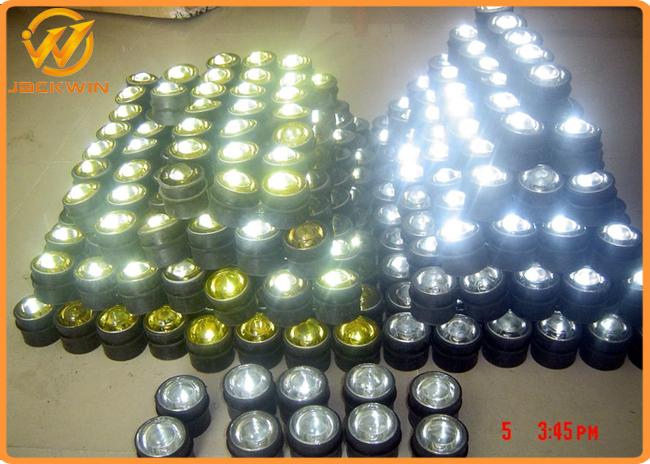 High Brightness Low MOQ Glass Catseye Road Stud For Highway Capacity 20 Tons