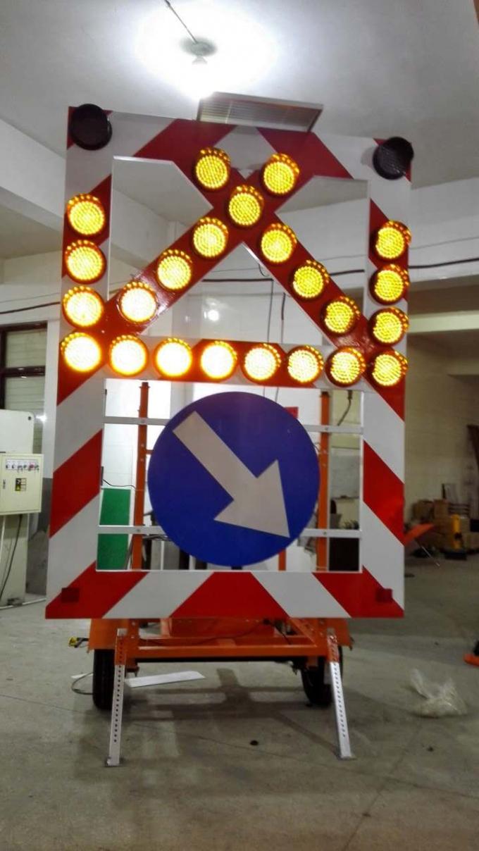 Road Construction Mobile Solar Traffic Signal Directional Arrow / Cross Board Trailer